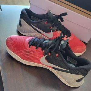 Black, red, gray Nike Metcon 3 shoes, size 7.5 men's. Gently used, no box.